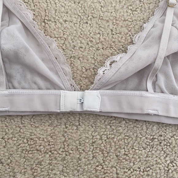 Urban Outfitters lace bralette - Picture 3 of 4